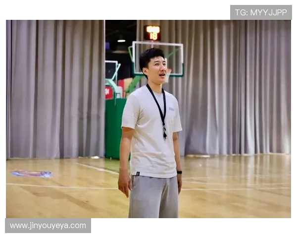 韩硕：从篮球新星到职业生涯转折的奋斗历程与未来展望